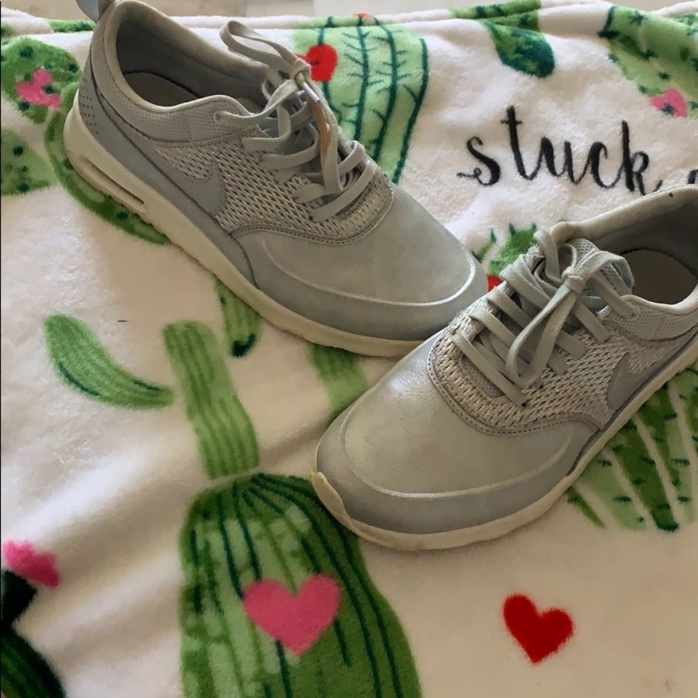 Silver Nike Airmax